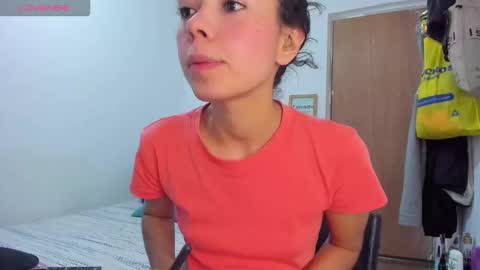 annie_rosse1017 online show from October 18, 2:05 am