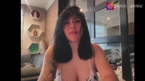 JEANNE no olvides seguirme dont forget follow me  uu online show from October 11, 9:40 pm