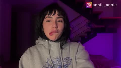 JEANNE no olvides seguirme dont forget follow me  uu online show from January 8, 2:06 am