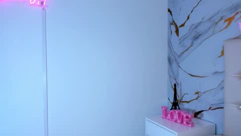 annie online show from March 26, 5:35 am