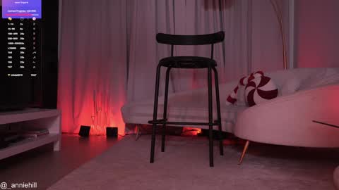 anniehillofficial_ online show from January 5, 9:47 pm