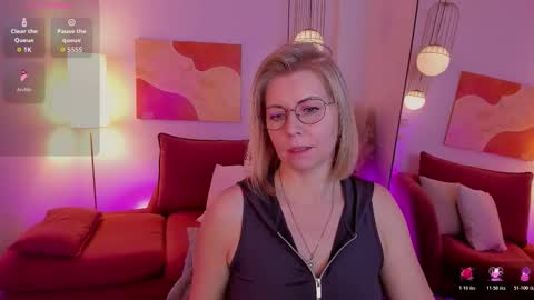 Annie online show from November 12, 6:05 am