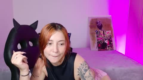 Annie online show from February 25, 1:31 am