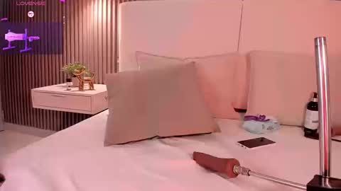 ANNIE  online show from March 11, 9:40 pm