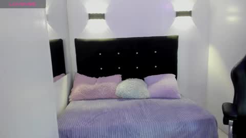 Annie Evans  online show from September 25, 2:35 pm