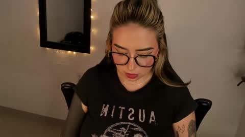 Annika online show from February 20, 1:35 pm