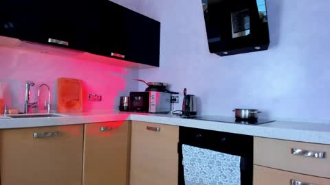 Ann  8am-3pm ESTNY time online show from April 1, 1:52 pm