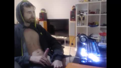 LoyalDog online show from April 16, 3:39 am