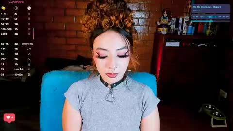 Anny  IG online show from December 5, 4:34 am