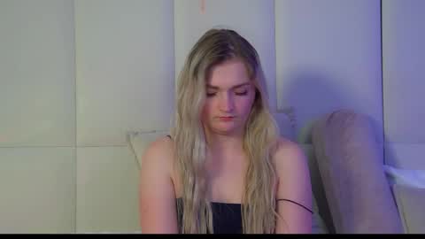 annyraii online show from November 24, 8:02 am