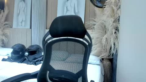 AnnyT online show from March 31, 11:27 pm