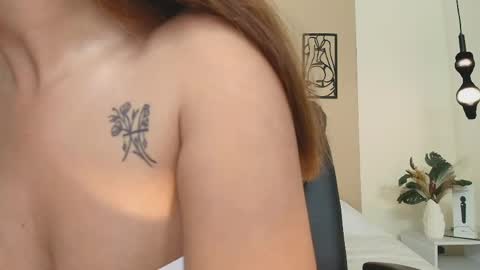 AnnyXhot online show from May 22, 11:50 am