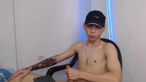 Snapshot of anoine_dirty chatting on October 25, 2:12 am Antoine Dirty online show from October 25, 2:12 am