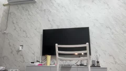 Any online show from February 26, 7:39 pm