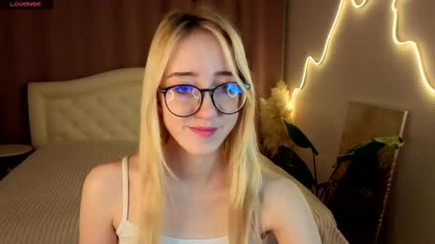 Anora online show from December 22, 7:48 am