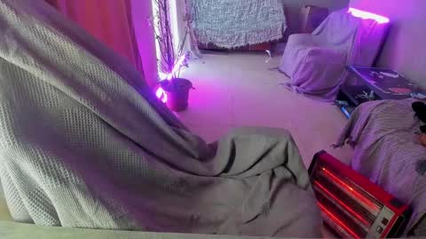 Snapshot of another_jasper chatting on February 26, 4:52 am jasperD online show from February 26, 4:52 am
