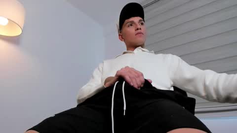 anthony_love14 online show from February 21, 6:11 pm