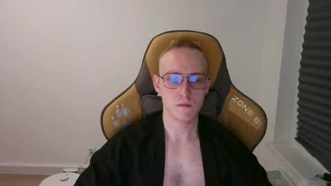 Snapshot of anthonythorn chatting on October 19, 9:52 pm anthonythorn online show from October 19, 9:52 pm