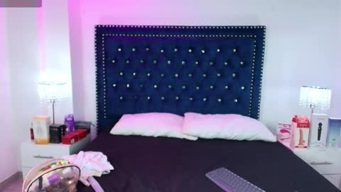 Antonella  online show from November 18, 3:42 am