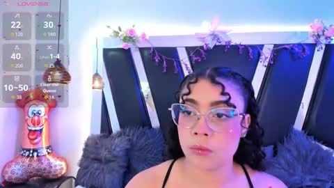 A N T O N E L L E  online show from February 22, 11:57 am