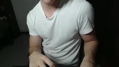 Snapshot of antonio_ricci chatting on October 9, 5:02 am antonio_ricci online show from October 9, 5:02 am