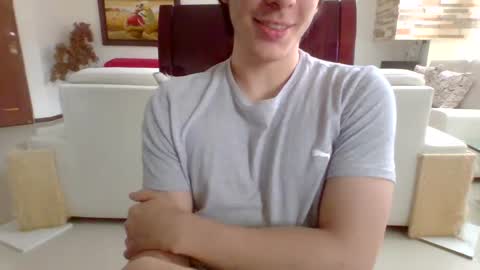 Snapshot of antonio_ricci chatting on February 17, 7:55 pm antonio_ricci online show from February 17, 7:55 pm