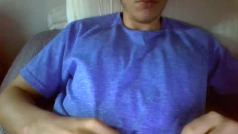 Snapshot of antonio_ricci chatting on March 12, 4:19 am antonio_ricci online show from March 12, 4:19 am