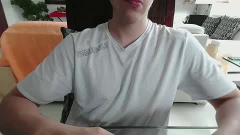 Snapshot of antonio_ricci chatting on October 23, 10:10 pm antonio_ricci online show from October 23, 10:10 pm