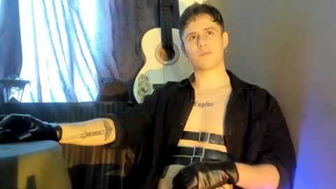 antonnello_ online show from November 11, 6:43 pm