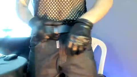 antonnello_ online show from November 28, 4:14 pm