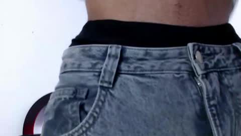 Instagram miguelangel1802  online show from March 18, 2:17 am