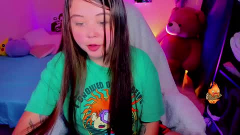   Independent model  online show from March 12, 1:58 am