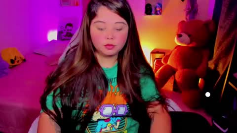   Independent model  online show from March 3, 11:35 pm