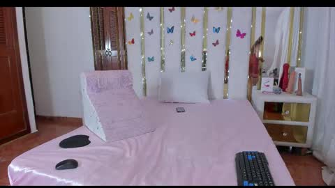 Anyela  online show from November 30, 5:36 am