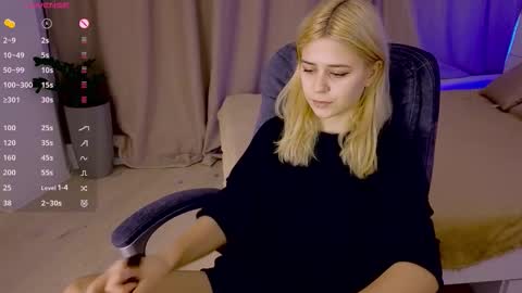 ApheliaStar online show from January 6, 4:00 pm