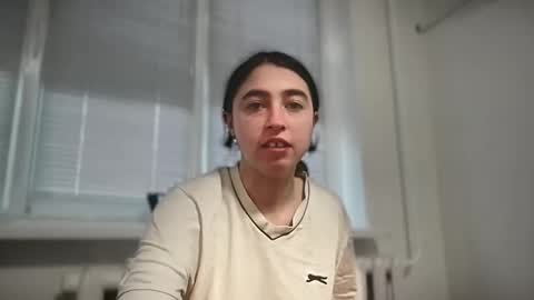 aphr0dite22 online show from April 7, 8:05 am