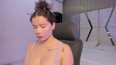 aphrodite online show from December 14, 9:10 pm