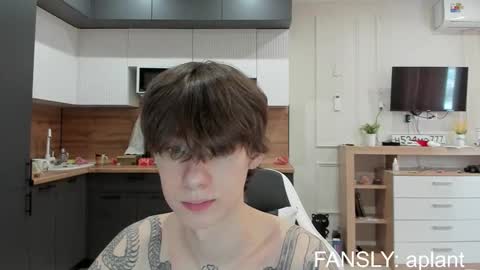 aplant_ online show from February 7, 11:24 am