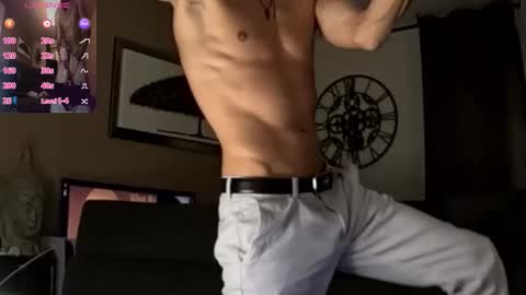 Snapshot of apollonfitx_69 chatting on October 28, 10:44 pm apollonfitx_69 online show from October 28, 10:44 pm