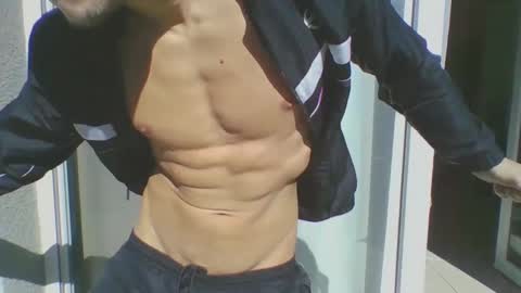 Snapshot of apollonfitx_69 chatting on February 23, 11:33 am apollonfitx_69 online show from February 23, 11:33 am