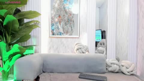   online show from March 31, 1:39 am