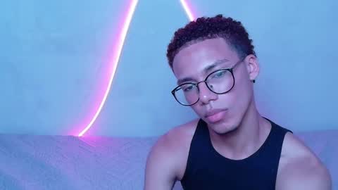 apolo_night online show from November 20, 2:03 pm