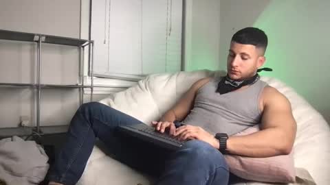 Snapshot of apolo_strange chatting on February 21, 5:46 am apolo_strange online show from February 21, 5:46 am