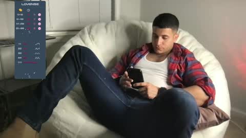 Snapshot of apolo_strange chatting on February 2, 11:53 pm apolo_strange online show from February 2, 11:53 pm