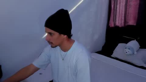 TONY INDEPENDENT MODEL online show from January 15, 8:26 pm