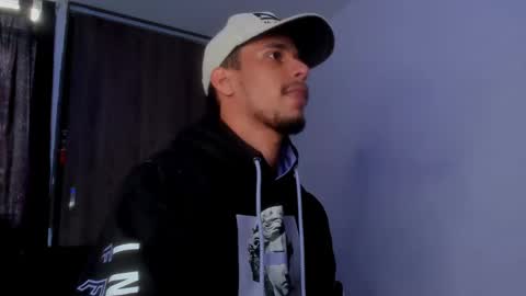 TONY INDEPENDENT MODEL online show from January 1, 6:16 pm