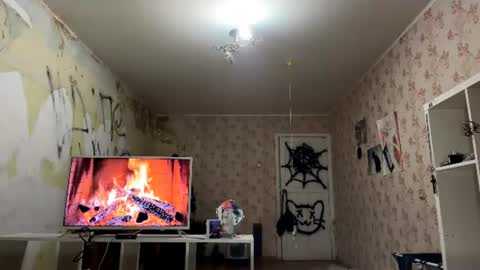 Polly online show from July 25, 6:17 pm