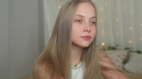 Snapshot of appr0ved chatting on December 6, 2:33 pm REYNA my friend online show from December 6, 2:33 pm