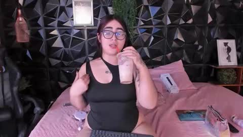 apprilfoxx online show from February 1, 4:48 pm