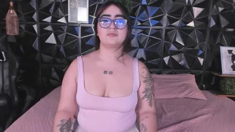 apprilfoxx online show from February 3, 11:25 am